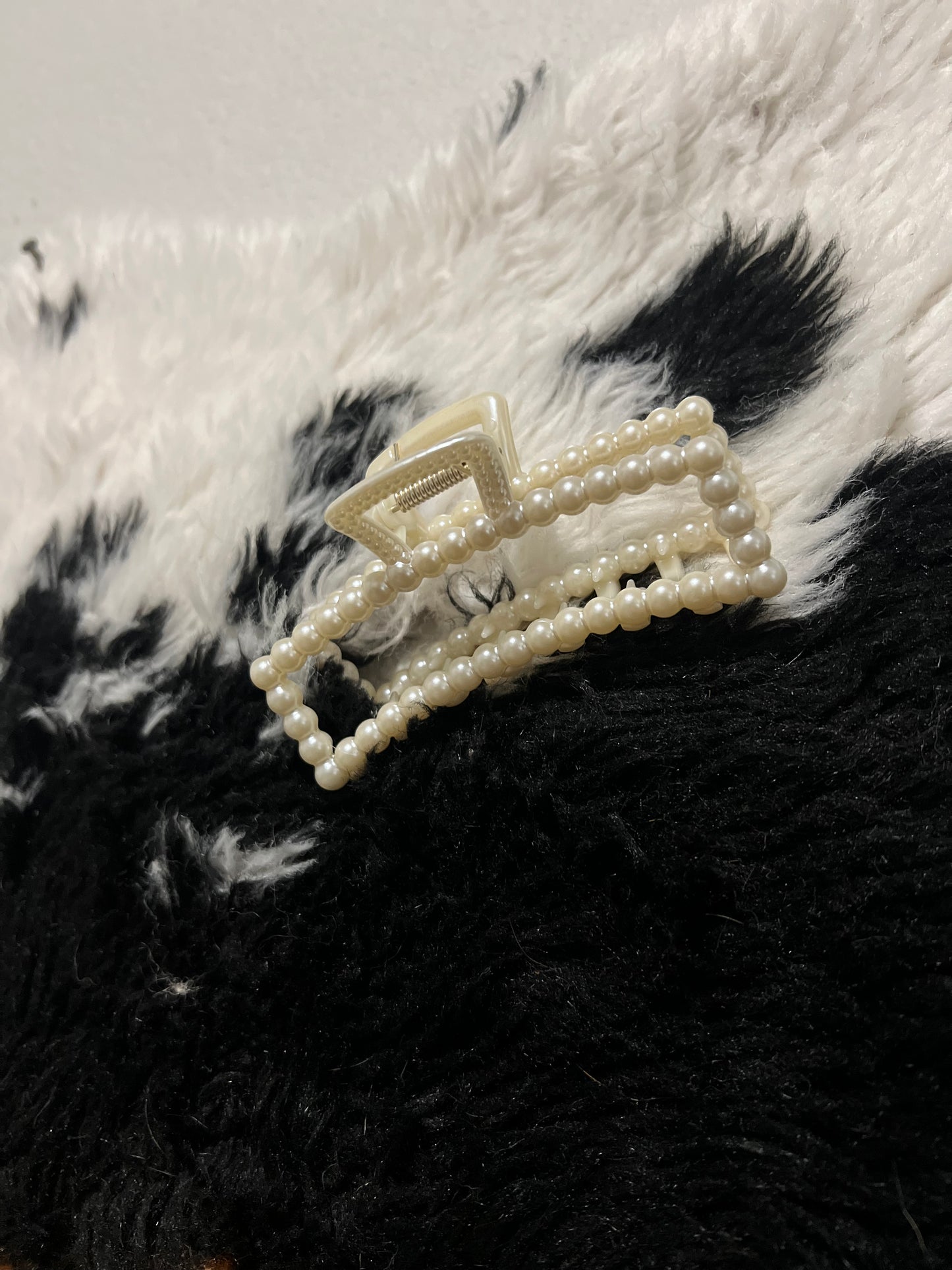 Mighty Pearl Claw Clip